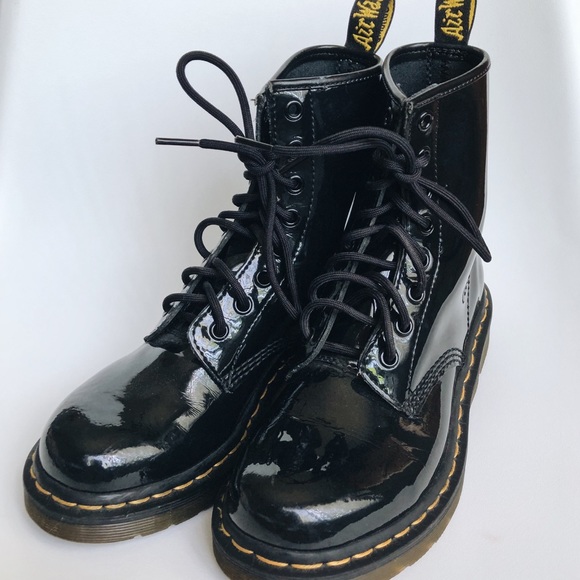 dr martens 1460 modern classic boots